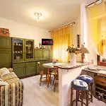 Διαμέρισμα Laila's Frasassi House By Rentmax *