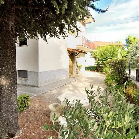 Laila's Frasassi House By Rentmax *