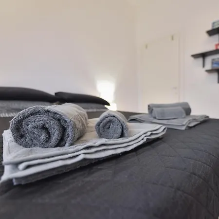 Laila's Frasassi House By Rentmax Apartmán